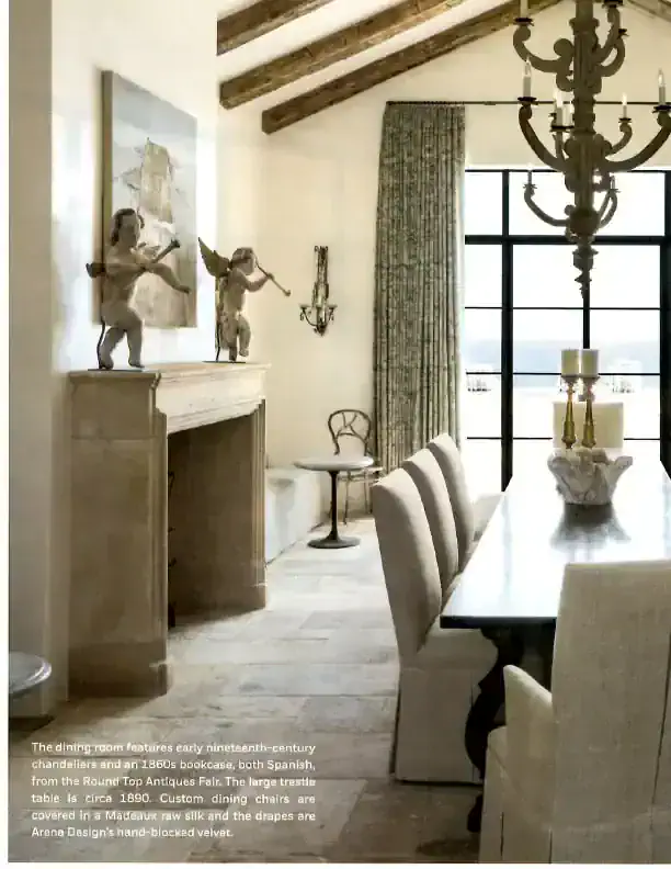 Chandelier dining ro.