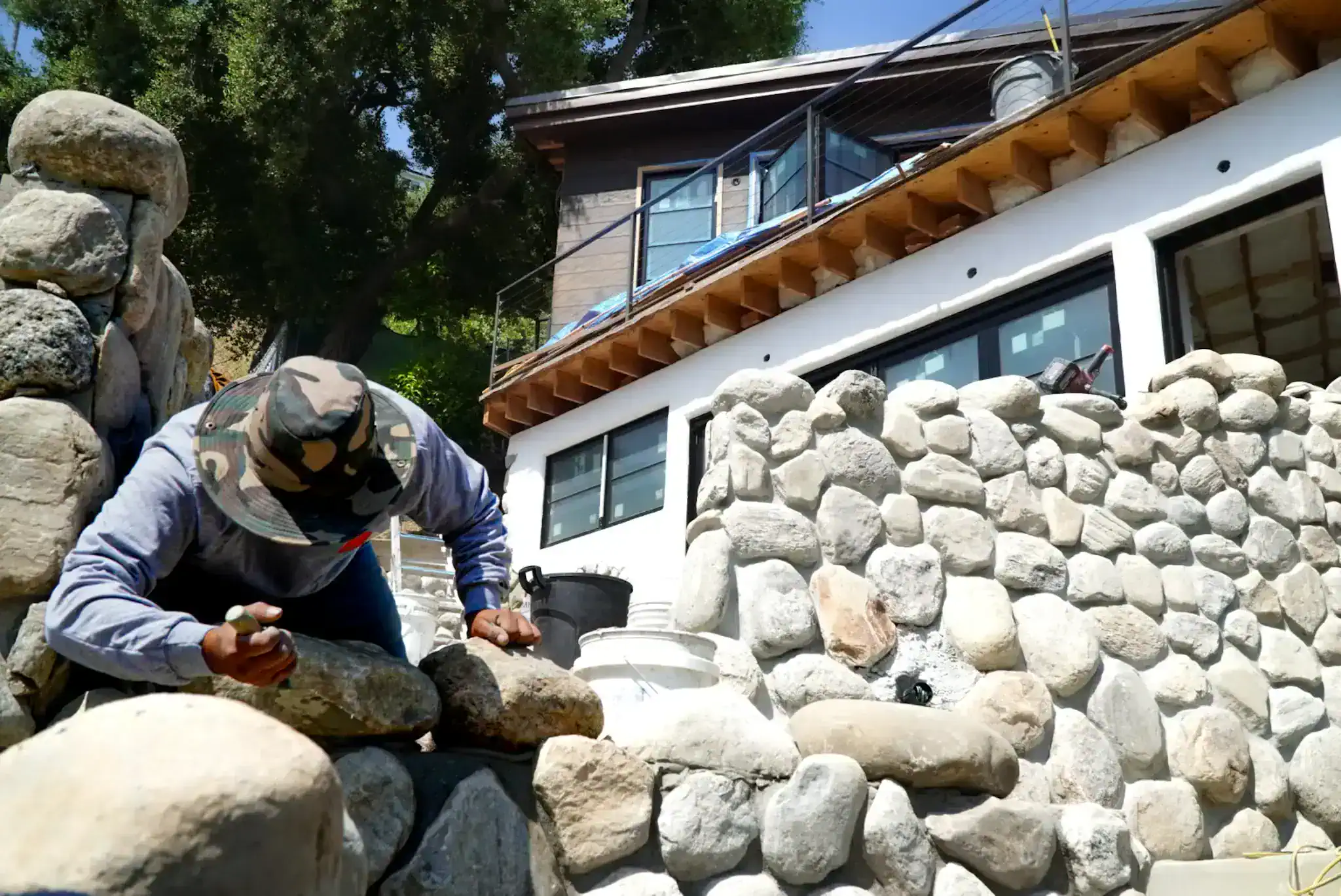 Los Angeles Exterior Stone Accent Wall Ideas