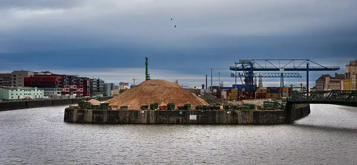  Credit:  Norbert Nagel  