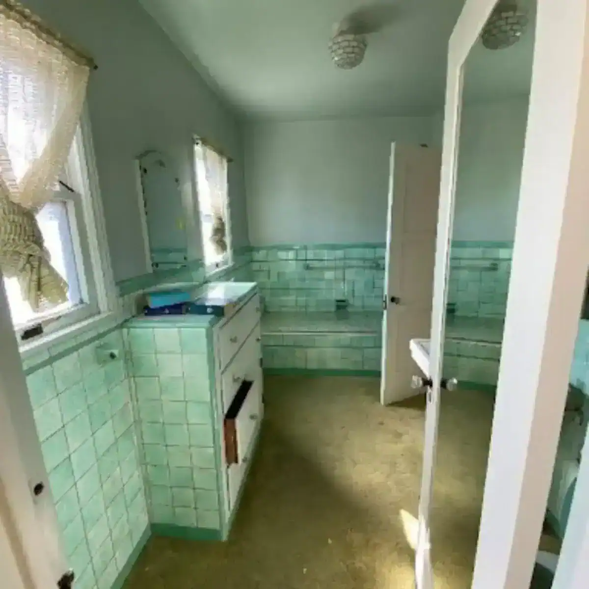 Jack & Jill Bathroom Design for Los Angeles Homes