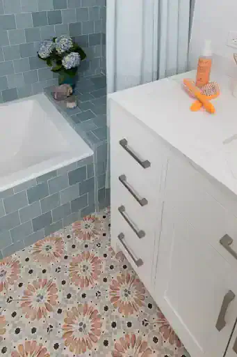 Jack & Jill Bathroom Design for Los Angeles Homes